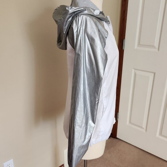 Forever 21, Metallic Silver White, XS, Female, Wind Jacket, Shell 100% Polyester - Picture 2 of 6